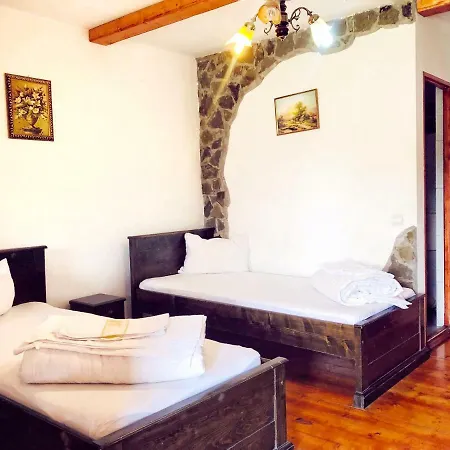 Rustiq Hotell 3*